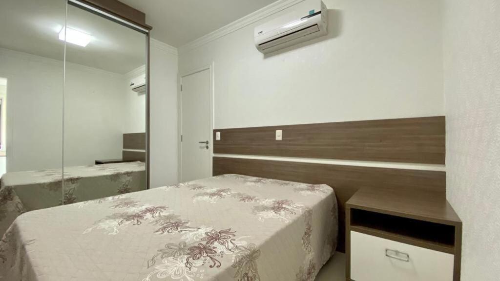 בומבינאס Solar Das Ilhas - Aconchegante Apartamento Na Linda Praia De 4 Ilhas מראה חיצוני תמונה