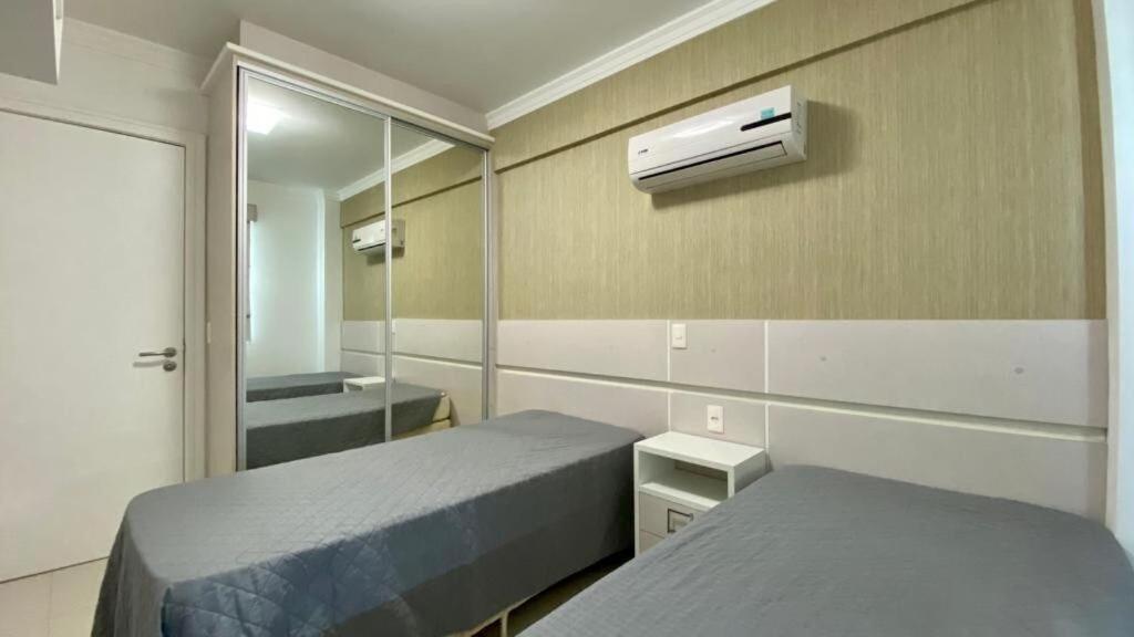 בומבינאס Solar Das Ilhas - Aconchegante Apartamento Na Linda Praia De 4 Ilhas מראה חיצוני תמונה