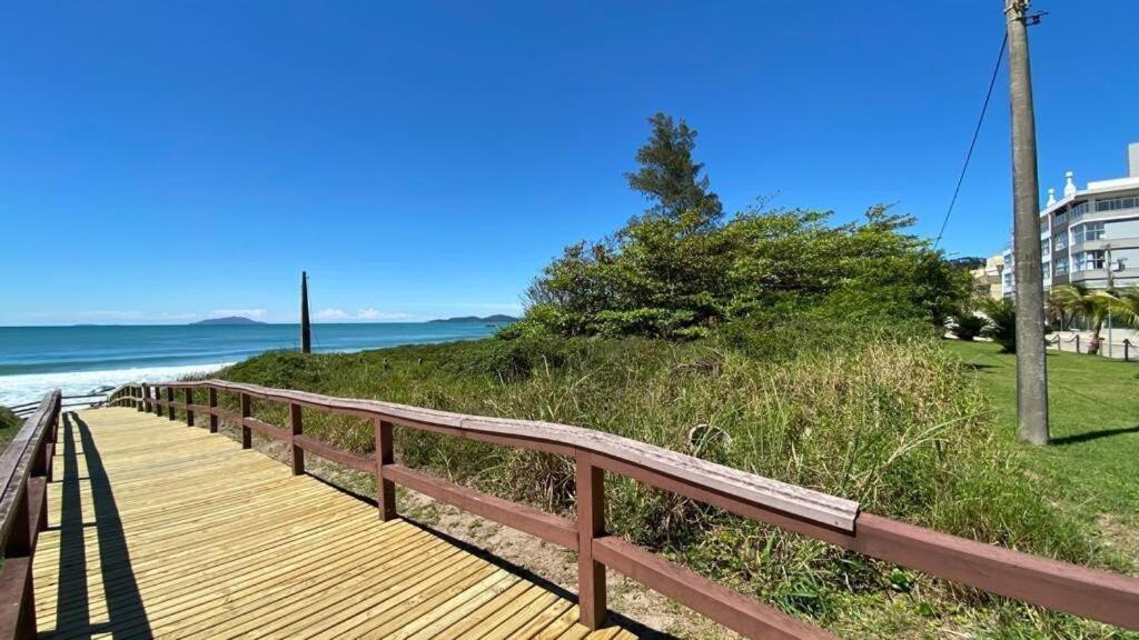 בומבינאס Solar Das Ilhas - Aconchegante Apartamento Na Linda Praia De 4 Ilhas מראה חיצוני תמונה