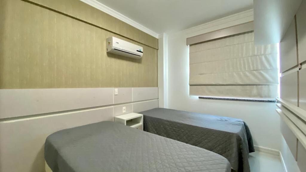 בומבינאס Solar Das Ilhas - Aconchegante Apartamento Na Linda Praia De 4 Ilhas מראה חיצוני תמונה